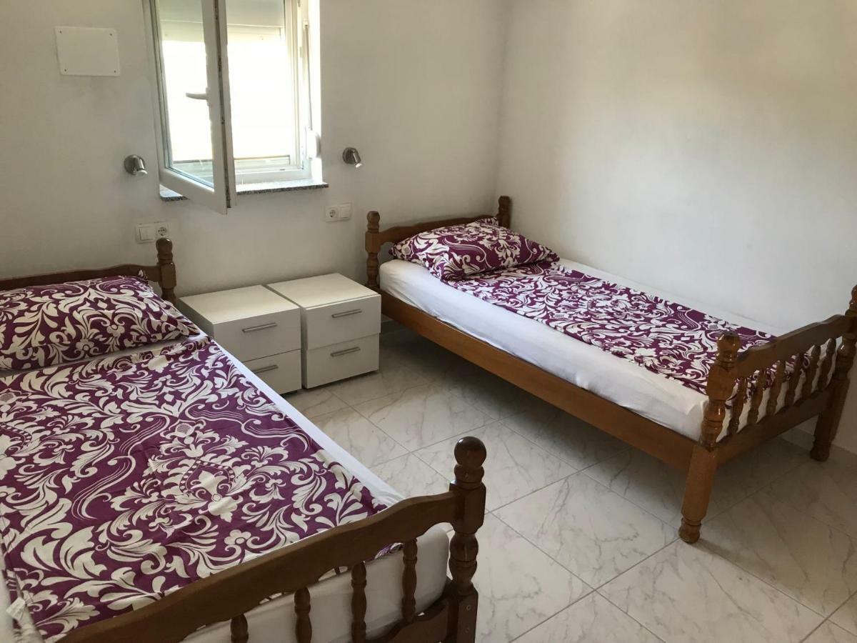Apartmani Darija Vir Exterior photo